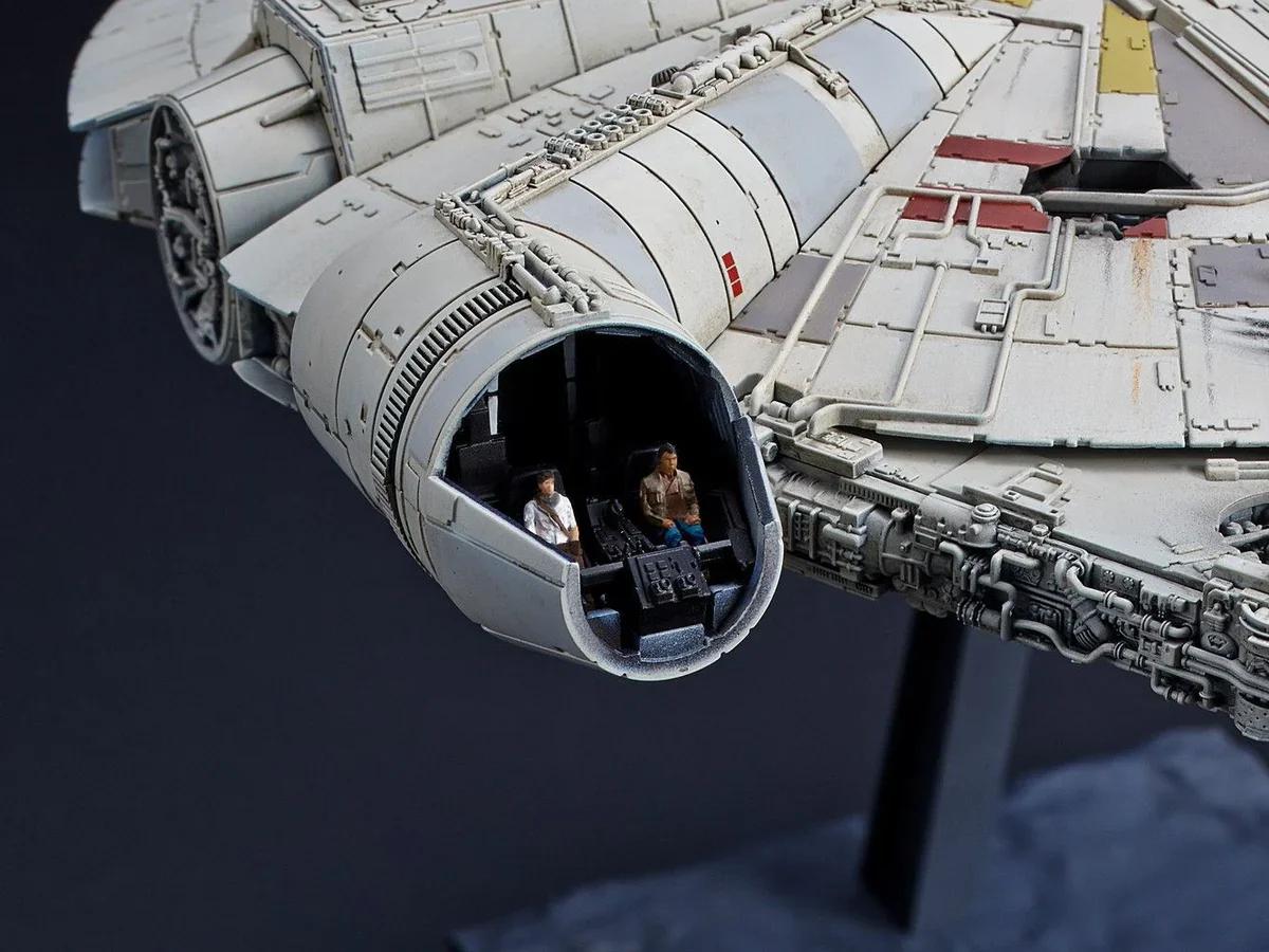 Bandai 1/144 Millennium Falcon Rise Skywalker Model Kit — product photo 4