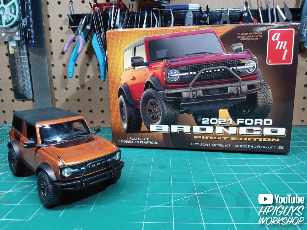 AMT 1/25 21 Ford Bronco 1st Edition Model Kit — official product photo 5