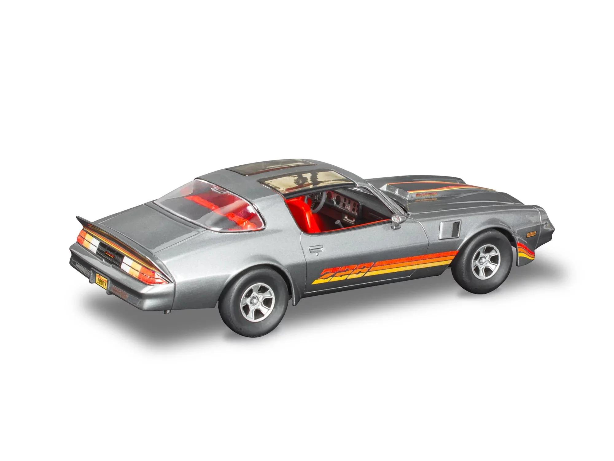 Revell 1/25 Z-28 81 Camaro Model Kit — official product photo 3