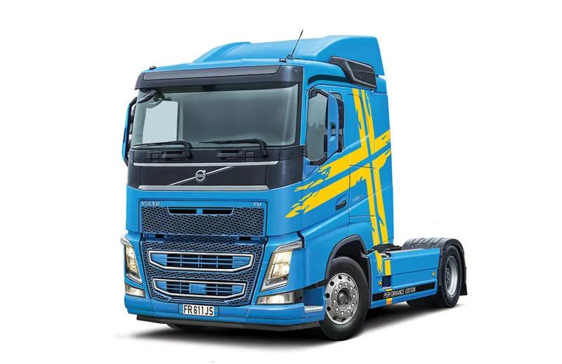 Italeri 1/24 Volvo Fh Low Roof W Photo Etch Model Kit — box art