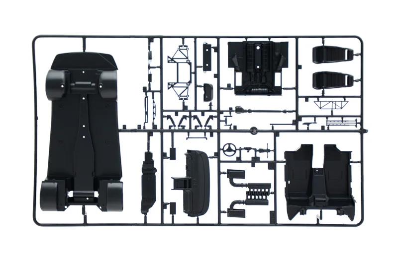 Italeri 1/24 Lamborghini Diablo Sprts Model Kit — official product photo 6