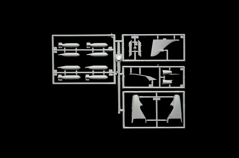Italeri 1/72 Harrier Gr3 Fighter Model Kit — official product photo 6