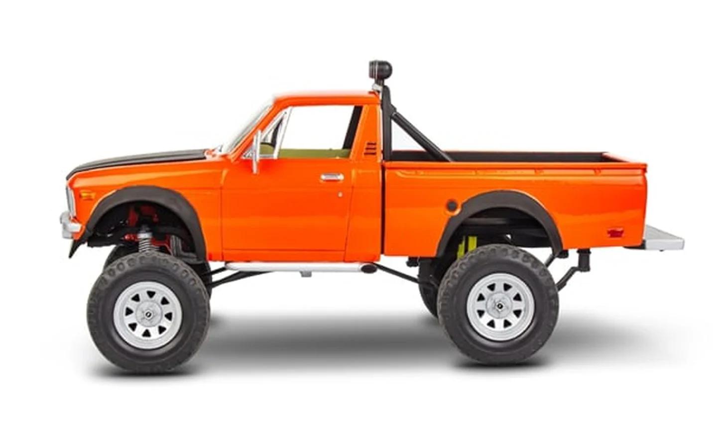 Revell 1/24 Chevy 4x4 Luv Hgh Roller Model Kit — official product photo 3