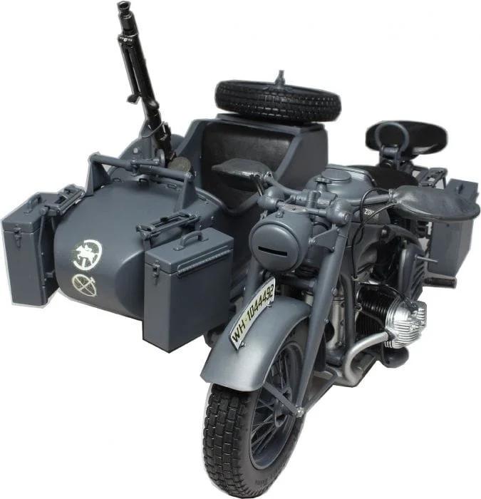 Italeri Zundapp Ks 750 1 9 Model Kit — box art