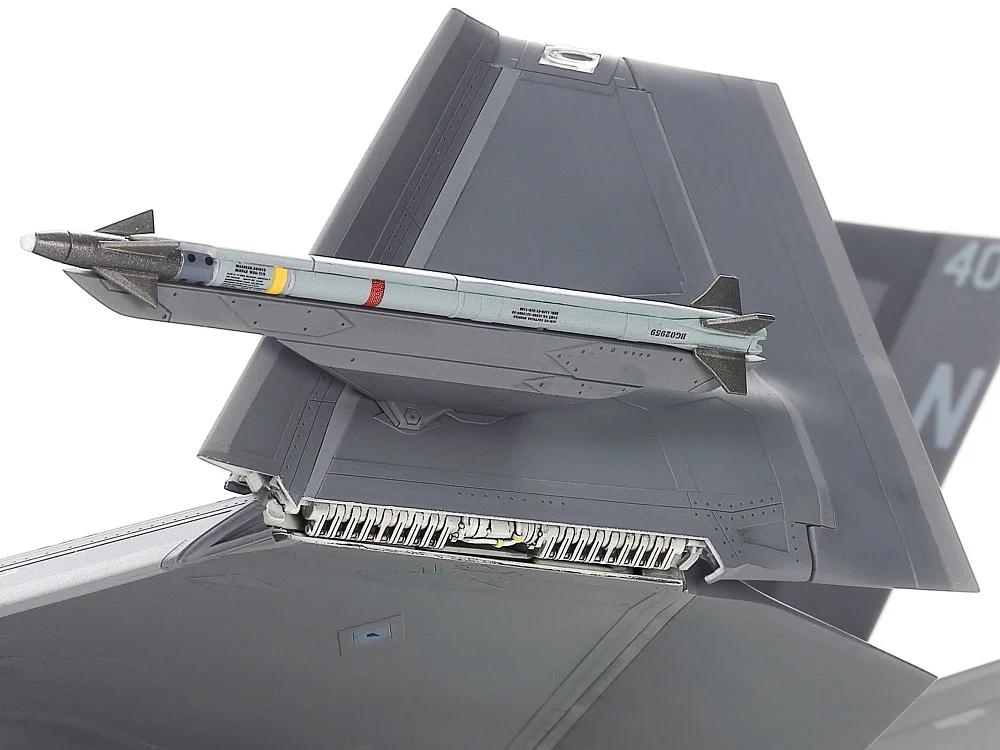 Tamiya 1/48 F-35C Lockheed Martin Lightning II Model Kit — official product photo 4