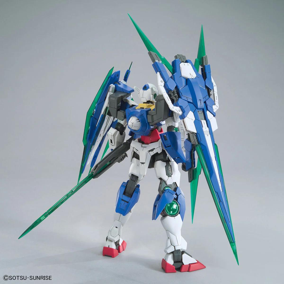 Bandai 1/100 MG 00 Qantfull Saber Gunda Model Kit — official product photo 3