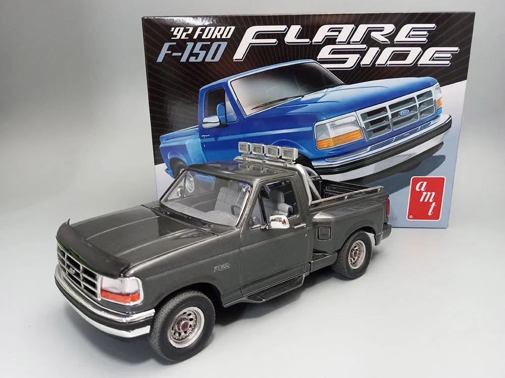 AMT 1/25 F-150 92 Ford Flareside Model Kit — official product photo 5