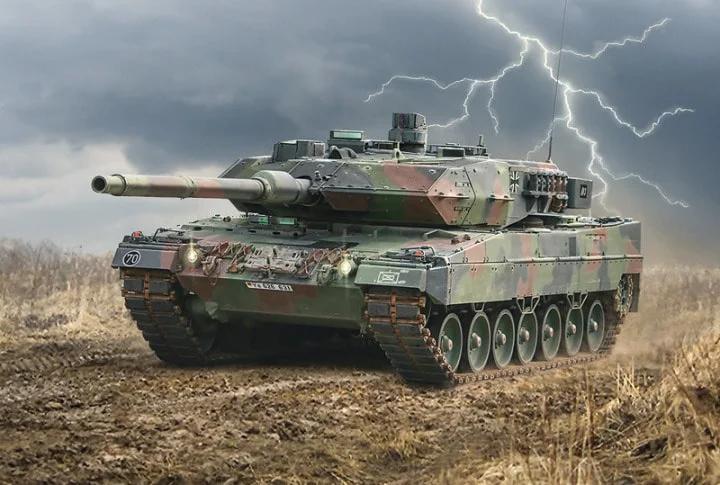 Italeri 1/35 Leopard 2a6 Model Kit — box art