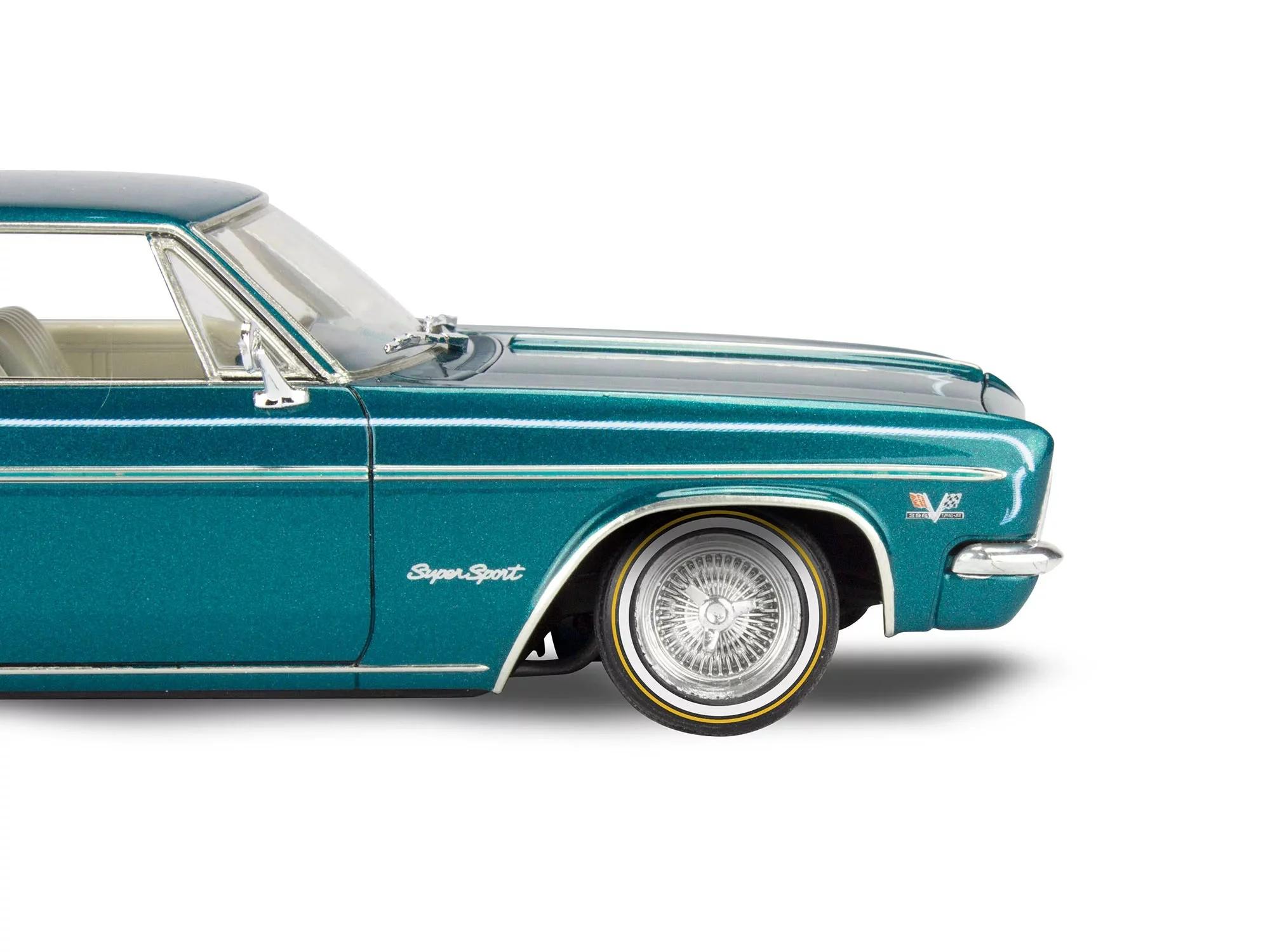 Revell 1/25 66 Chevy Impala Ss 396 2n1 Model Kit — official product photo 6