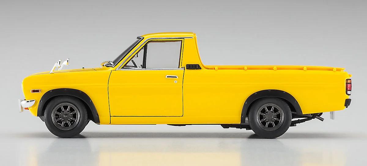 Hasegawa 1/24 Datsun Sunny Gb120 Early W Overfend Model Kit — official product photo 3