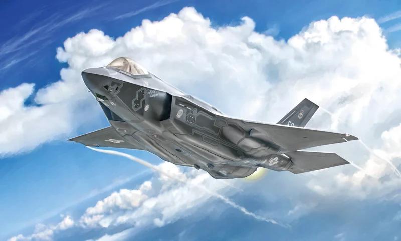 Italeri 1/72 F35a Lightning II Fighter Model Kit — official product photo 1