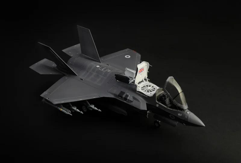 Italeri 1/48 F-35B Lightning II Model Kit — official product photo 6