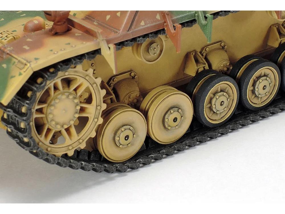 Tamiya 1/35 German Jagdpanzer IV 70 Model Kit — official product photo 3