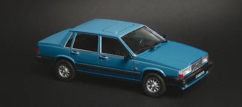 Italeri 1/24 Volvo 760 Gle Model Kit — official product photo 5