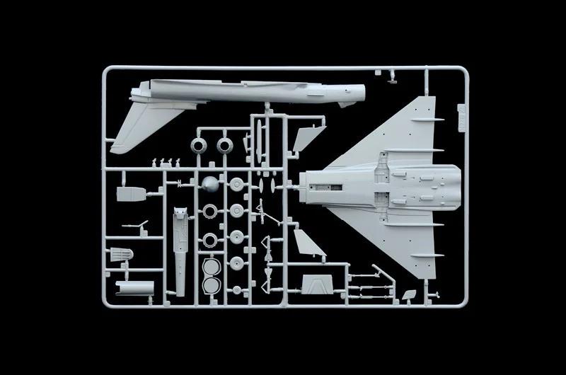 Italeri 1/72 EF-2000 Eurofighter Typhoon RAF Model Kit — official product photo 6