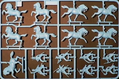 Italeri 1/72 Nw French Hussars Model Kit — official product photo 4