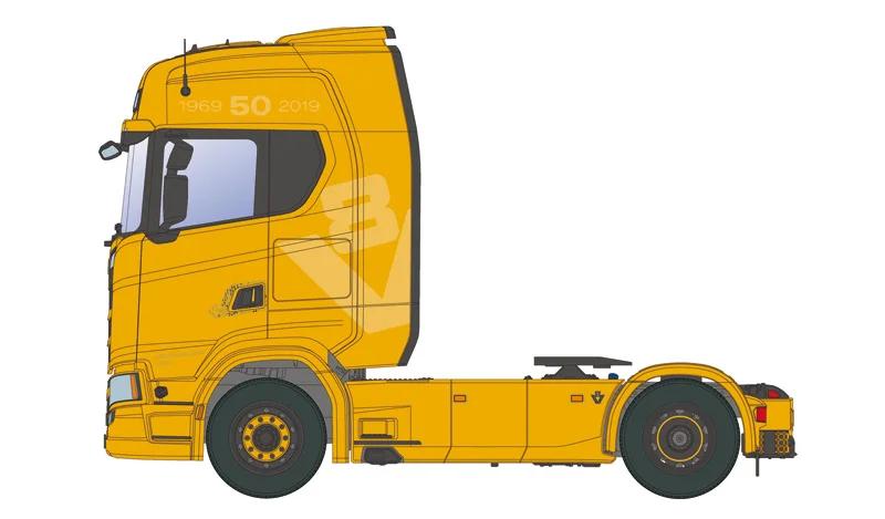 Italeri 1/24 Scania S730 Highline 4x2 Anniv Ed Model Kit — official product photo 3