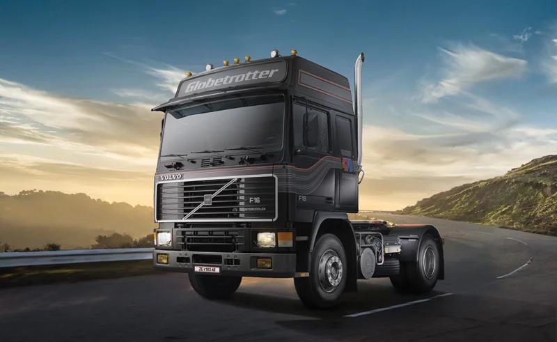 Italeri 1/24 Volvo F16 Globetrotter Model Kit — official product photo 1