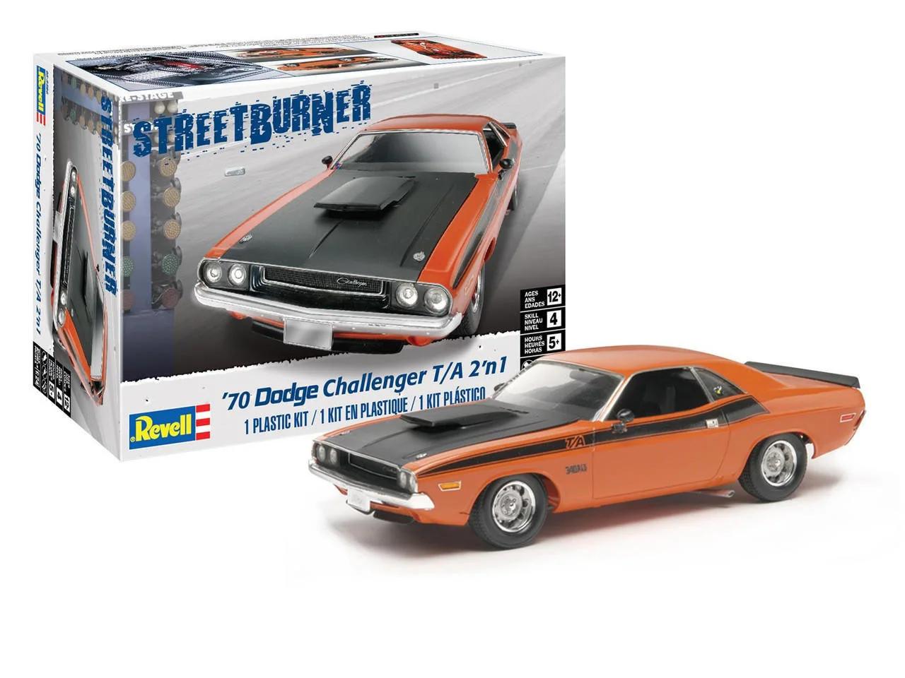 Revell 1/24 70 Dodge Challenger 2n1 Model Kit — official product photo 2
