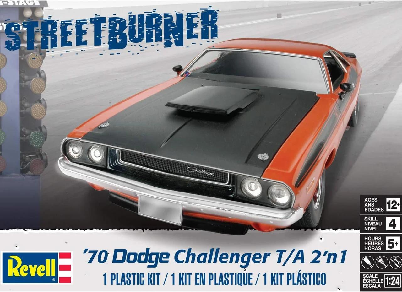 Revell 1/24 70 Dodge Challenger 2n1 Model Kit — official product photo 1