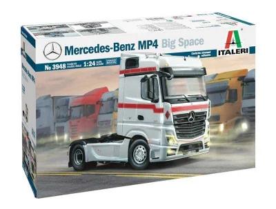 Italeri Mercedes-benz Mp4 Big Space Show Truck Model Kit — box art
