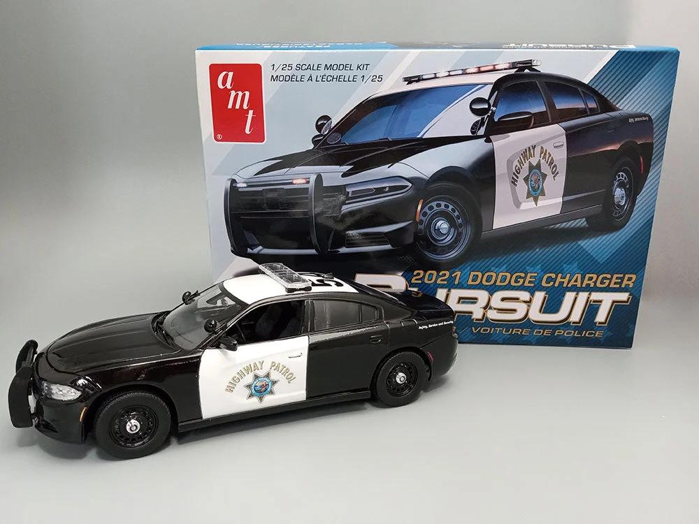AMT 1/25 21 Dodge Charger Police Pursuit Model Kit — official product photo 5