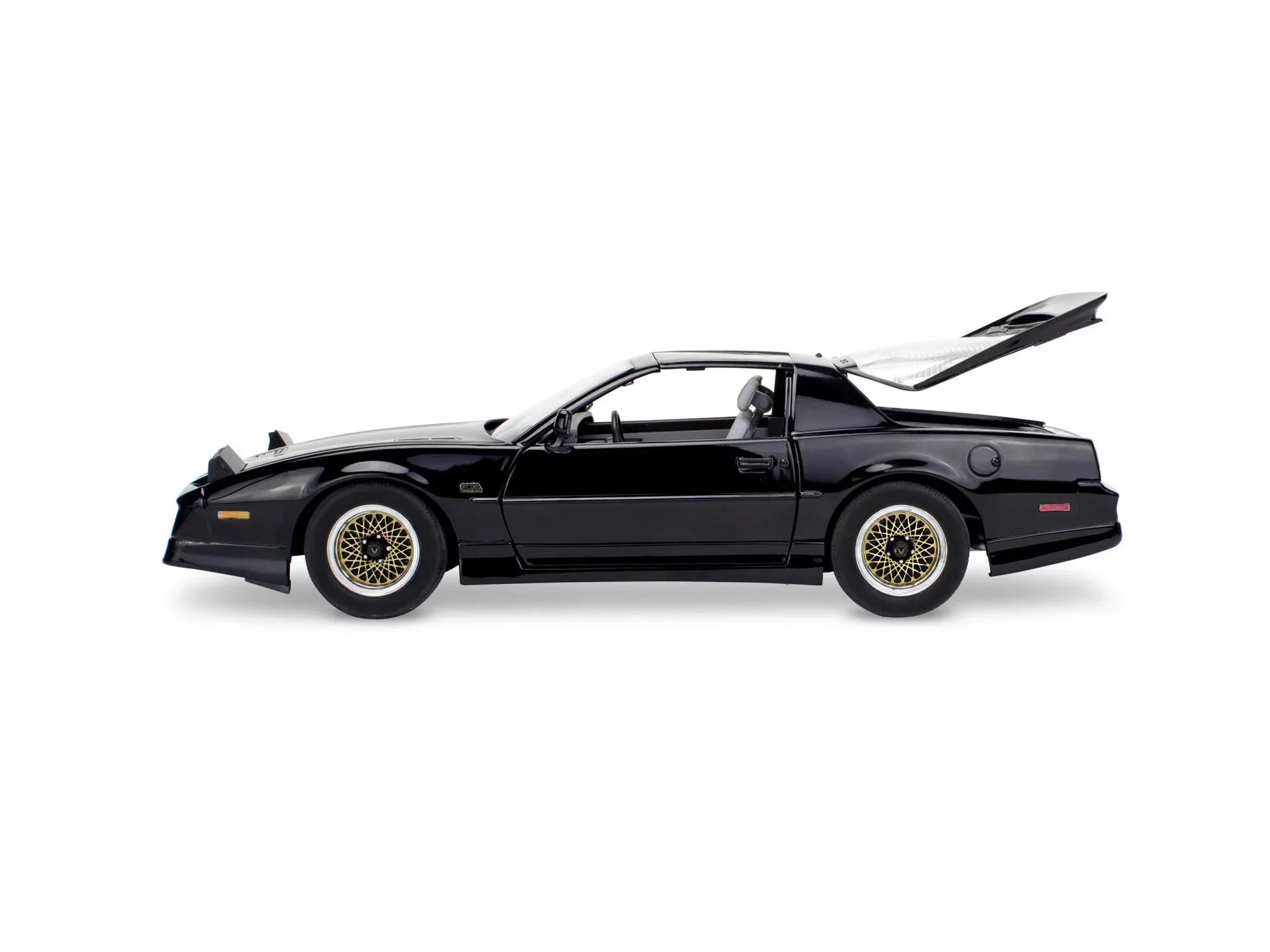 Revell 1/16 87 Pontiac Firebird Gta Model Kit — official product photo 4