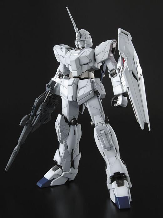 Bandai 1/100 MG Unicorn UC Model Kit — product photo 3