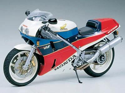 Tamiya 1/12 Honda Vfr 750r Model Kit — box art