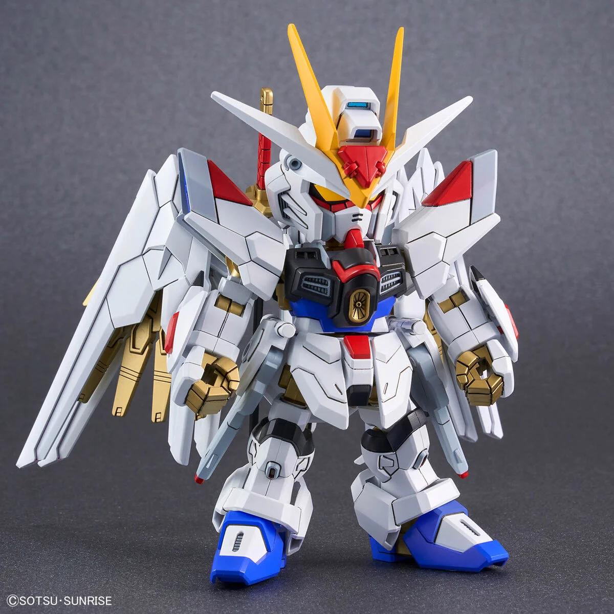 Bandai SD Cross Silouette Mighty Strike Model Kit — official product photo 2