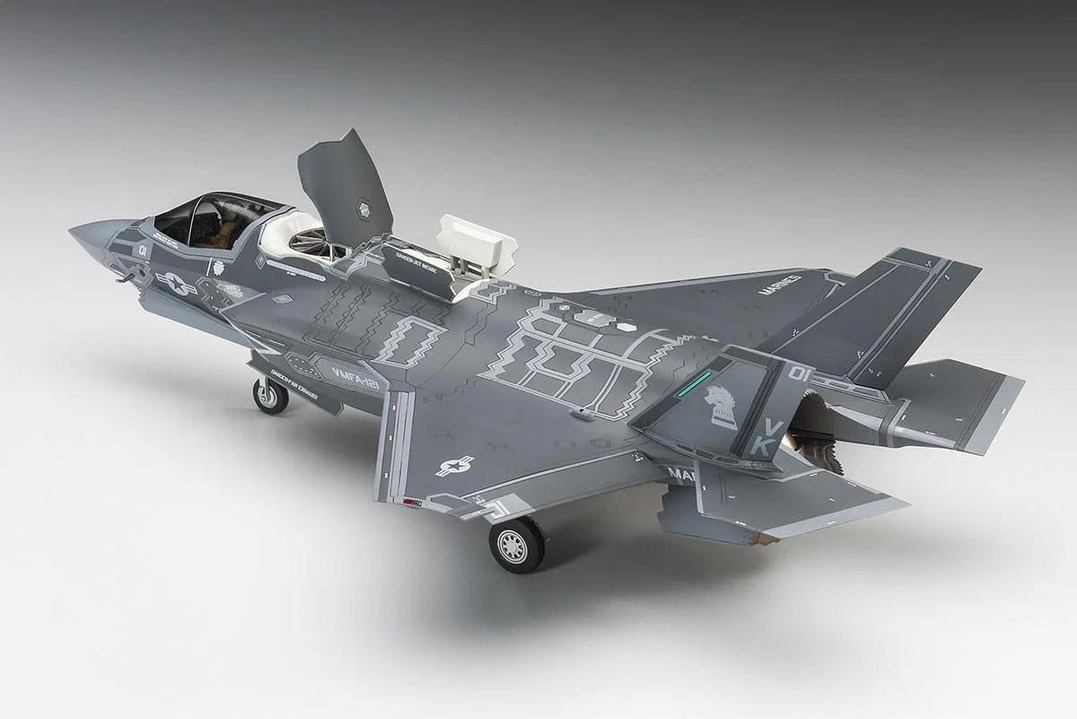 Hasegawa 1/72 F-35 Lightning II B Model Kit — official product photo 3